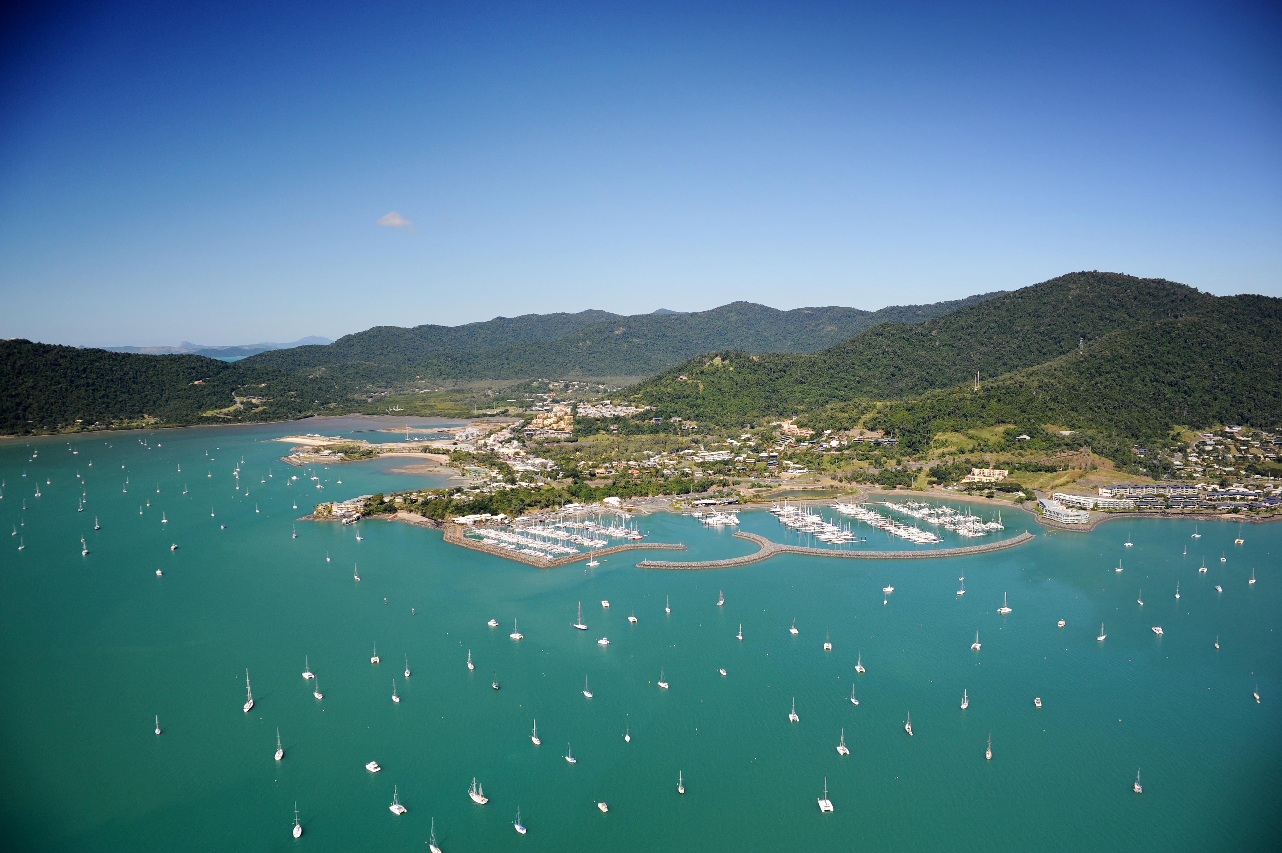 Heart Hotel And Gallery Whitsundays Airlie Beach Exterior photo